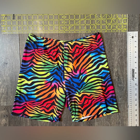 🔴SOLD~L SHEIN Neon Rainbow zebra print biker shorts. Black yellow red blue green - Picture 1 of 3